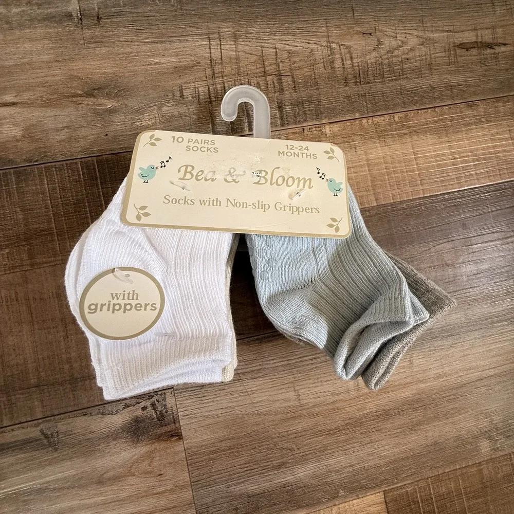 BEA & BLOOM Infant NON SLIP Gripper Socks NWT 6 Pairs Size 12-24 Months Neutral